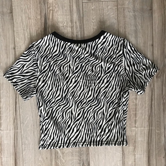Super Soft Zebra Print Cropped Tee - Picture 2 of 4